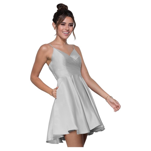 Dresses & Skirts - Women's V-Neck Short Homecoming Dress